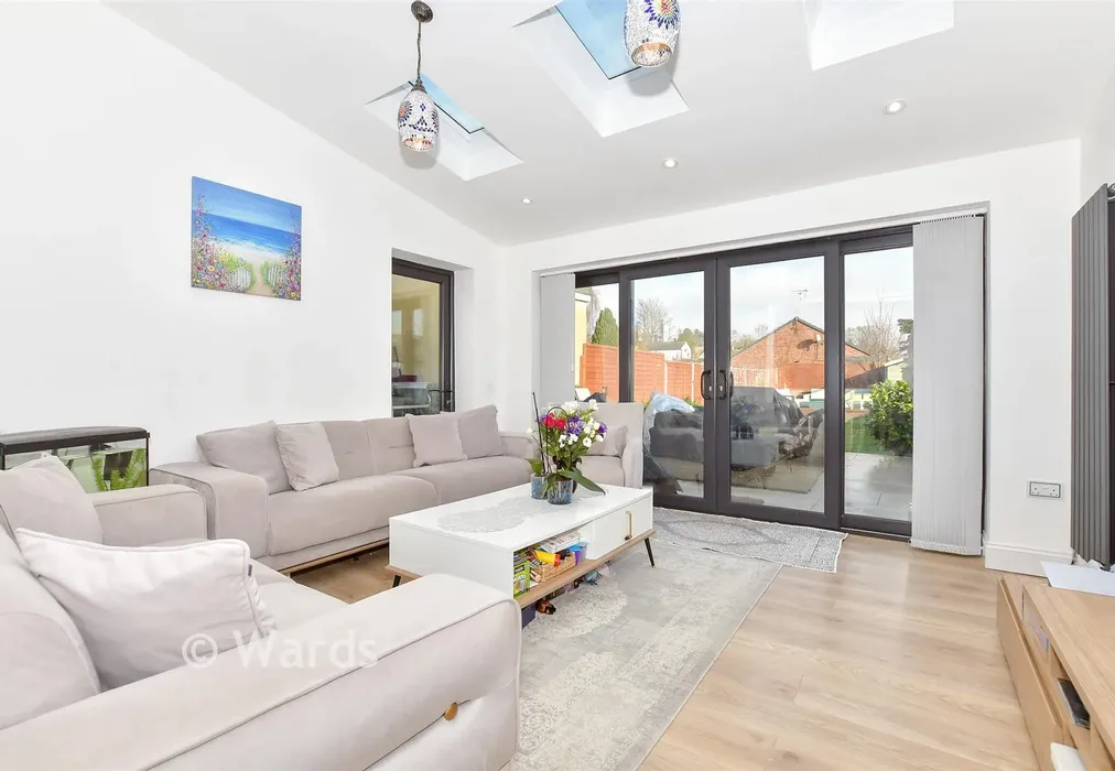 Lounge - Western Road, Maidstone, Kent - Wards of Kent