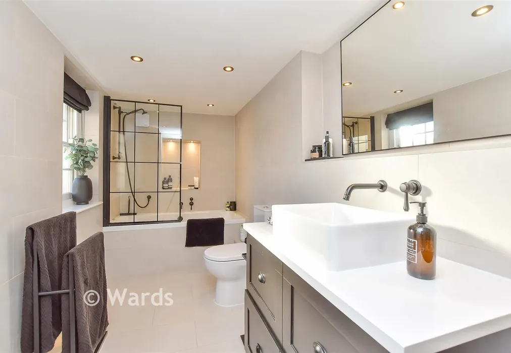 Bathroom - Moor Street, Rainham, Gillingham, Kent - Wards of Kent