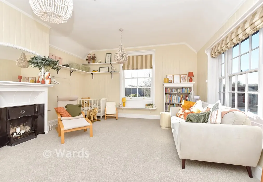 Sitting Room/Bedroom 5 - Moor Street, Rainham, Gillingham, Kent - Wards of Kent