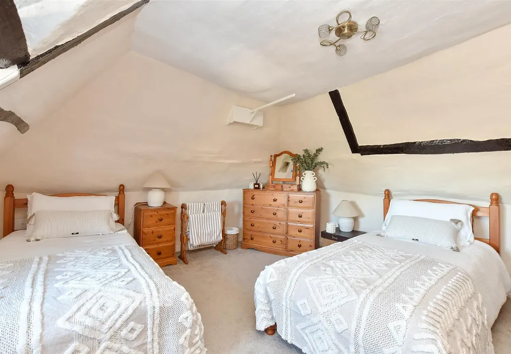 Bedroom 6 - Moor Street, Rainham, Gillingham, Kent - Wards of Kent