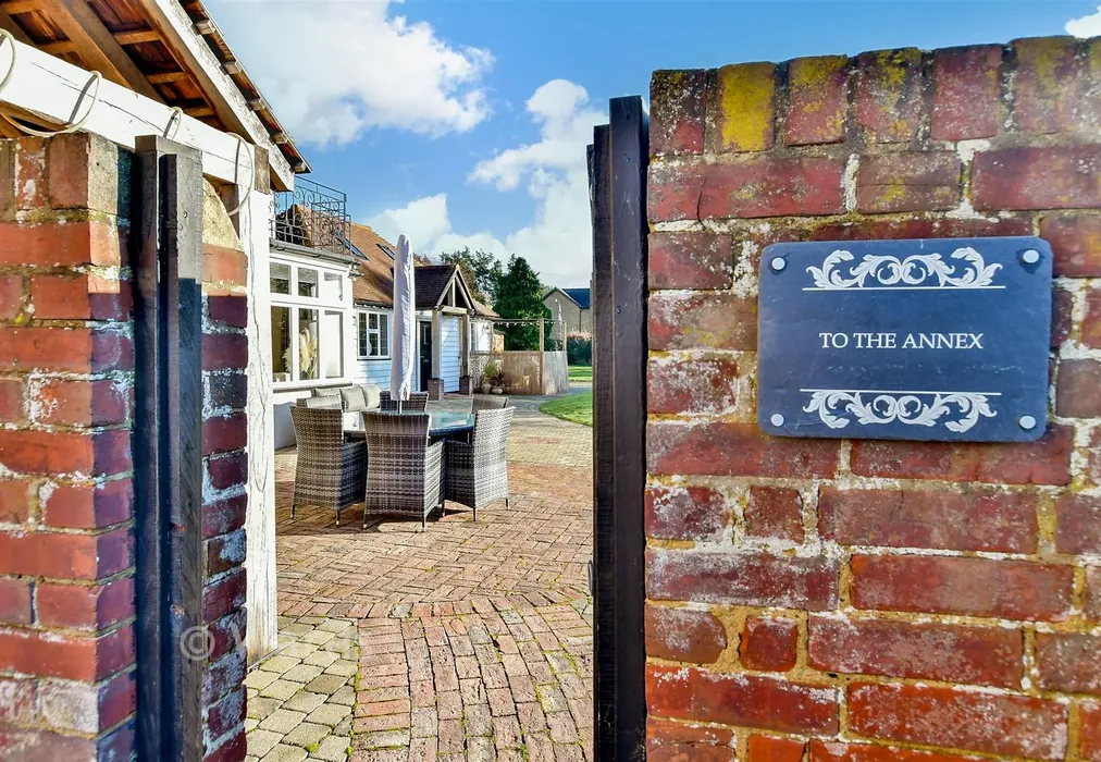 External Feature - Moor Street, Rainham, Gillingham, Kent - Wards of Kent