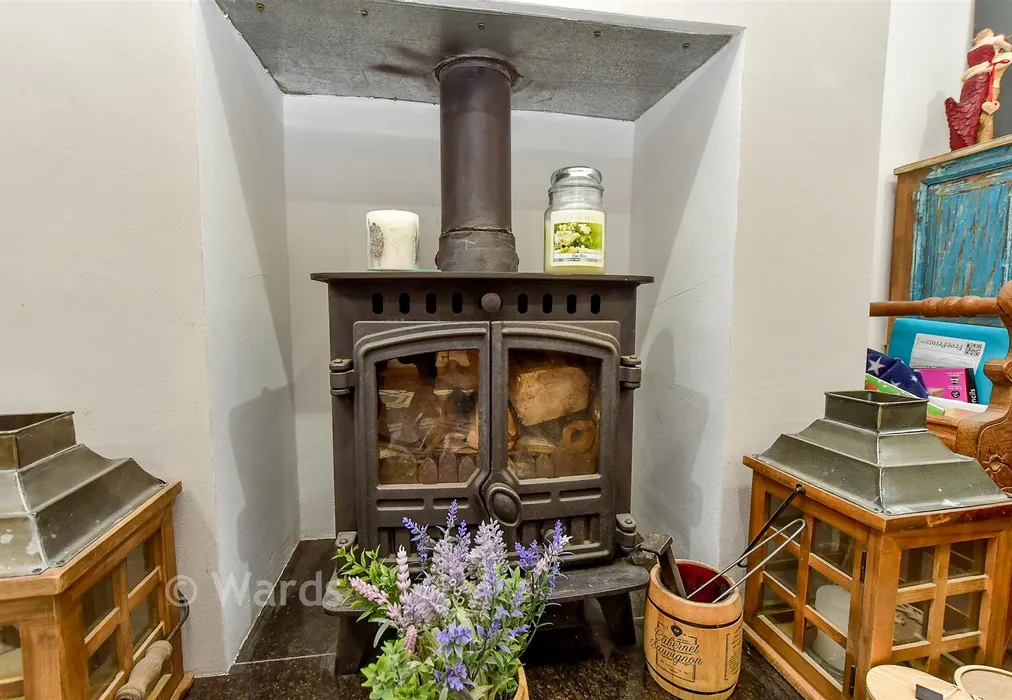 Internal Feature - May Street, Cuxton, Rochester, Kent - Wards of Kent