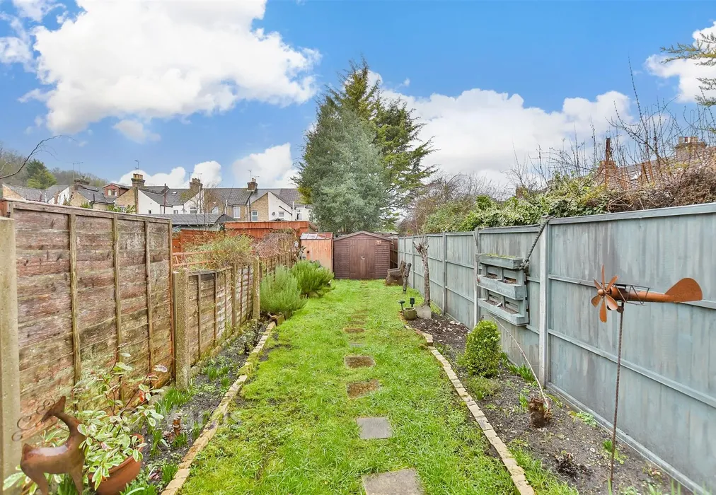 Rear Garden - May Street, Cuxton, Rochester, Kent - Wards of Kent