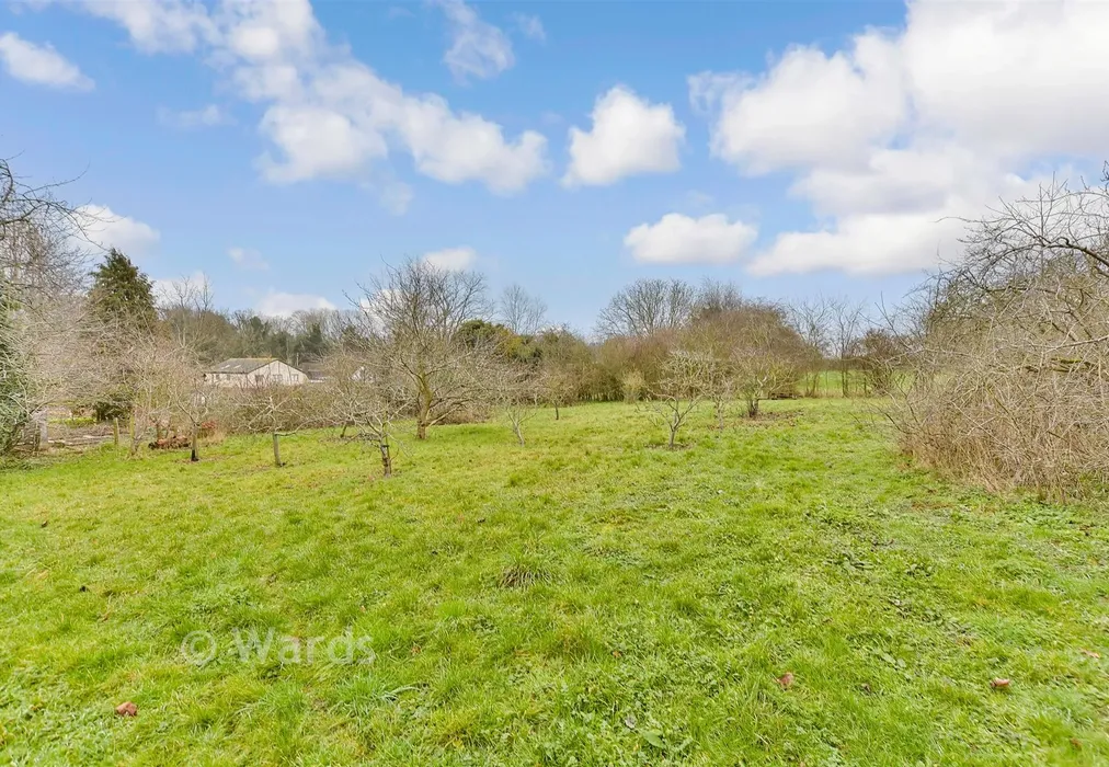 Rear Garden - Bannister Hill, Borden, Sittingbourne, Kent - Wards of Kent