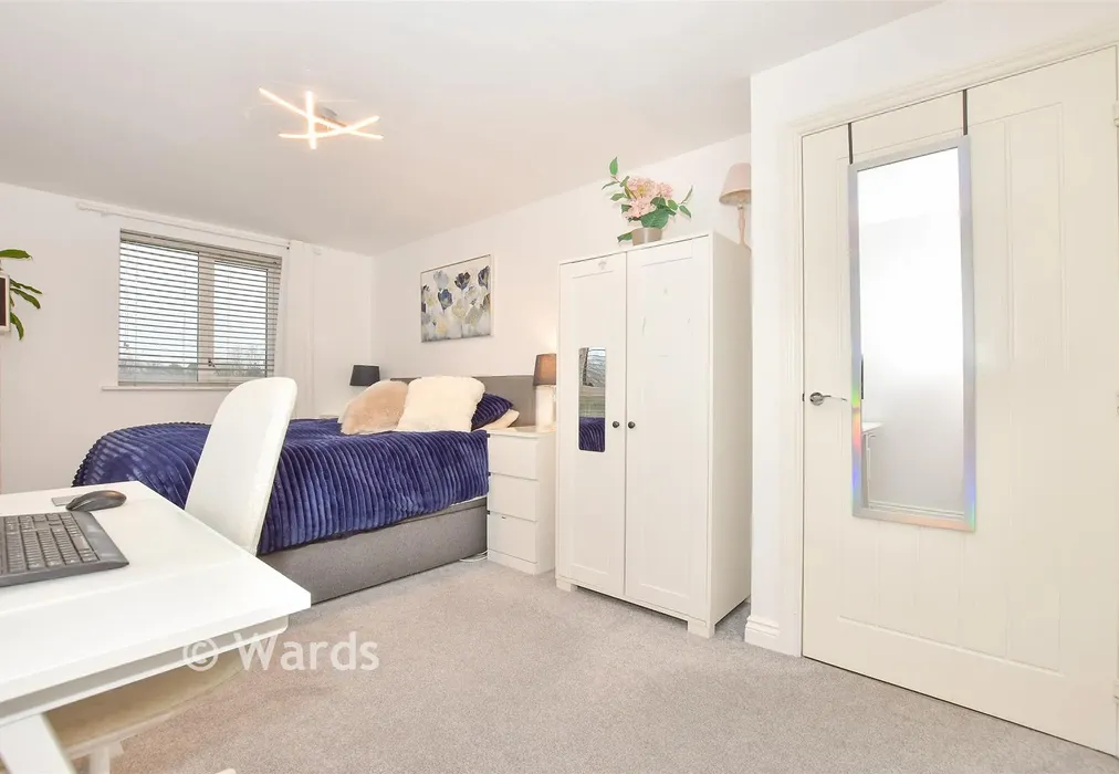 Bedroom 1 - Malpass Drive, Leybourne, West Malling, Kent - Wards of Kent