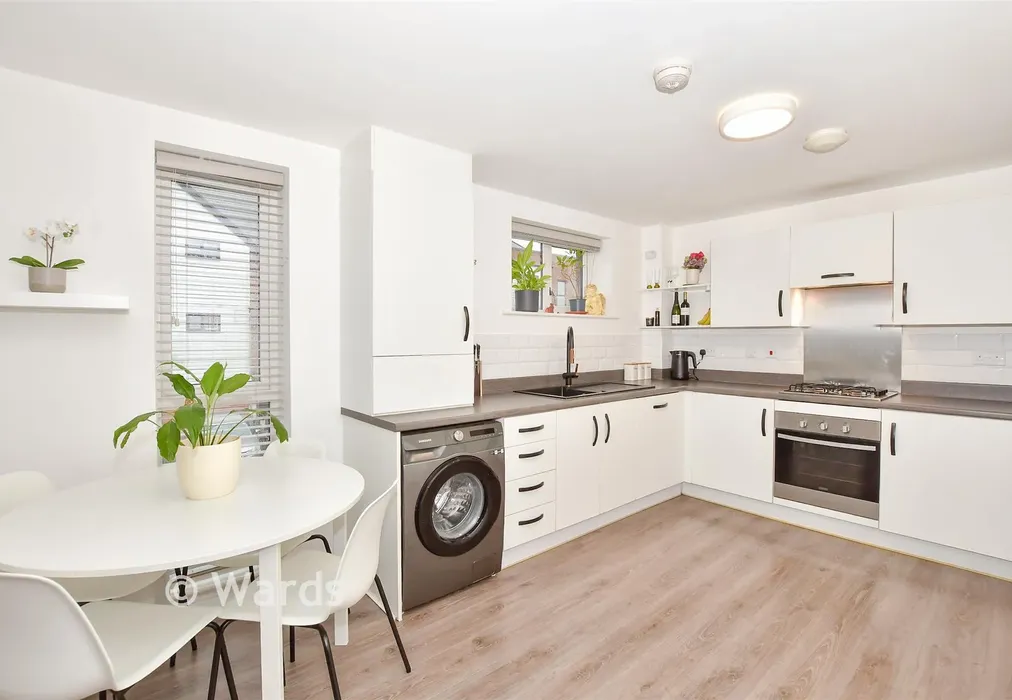 Kitchen - Malpass Drive, Leybourne, West Malling, Kent - Wards of Kent