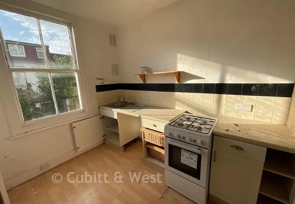 Kitchen - Montgomery Street, Hove, East Sussex - Wards of Kent