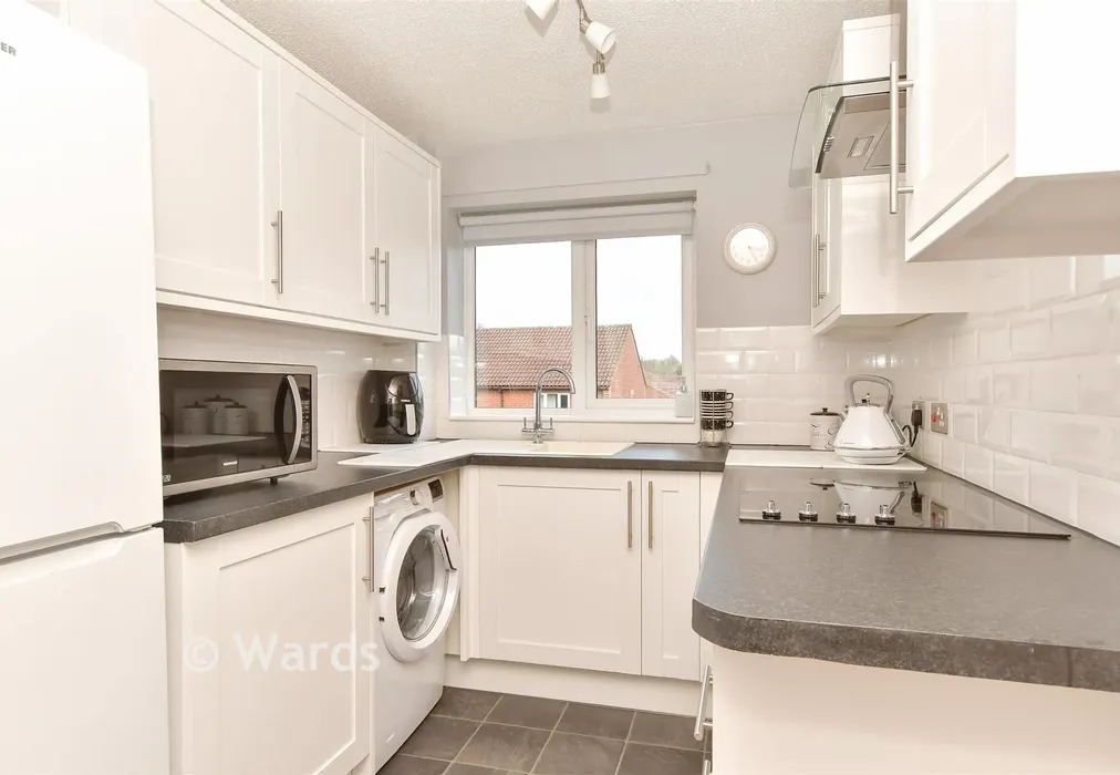 Kitchen - Dove Close, Walderslade, Chatham, Kent - Wards of Kent