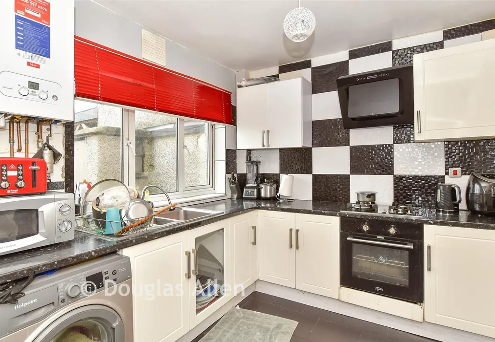 Kitchen - Bell Farm Avenue, Dagenham, Essex - Wards of Kent