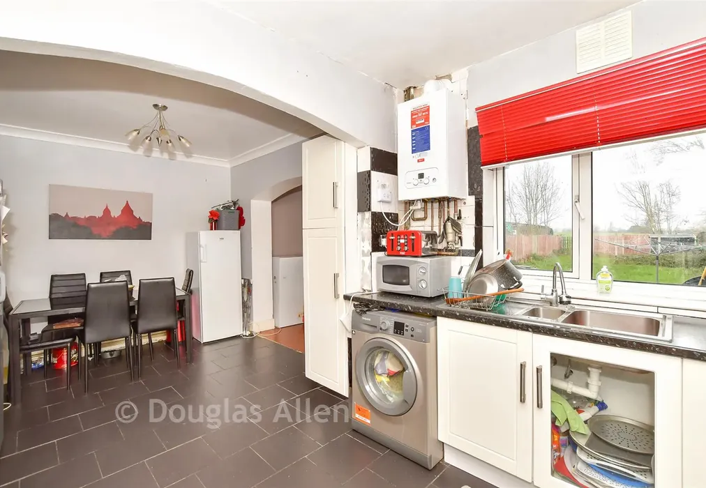 Kitchen - Bell Farm Avenue, Dagenham, Essex - Wards of Kent