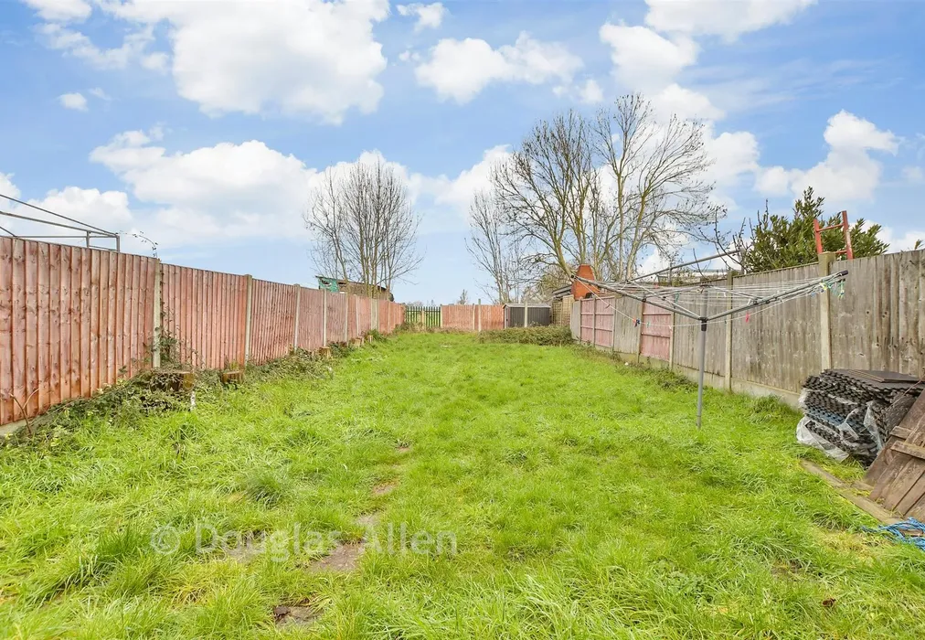 Rear Garden - Bell Farm Avenue, Dagenham, Essex - Wards of Kent