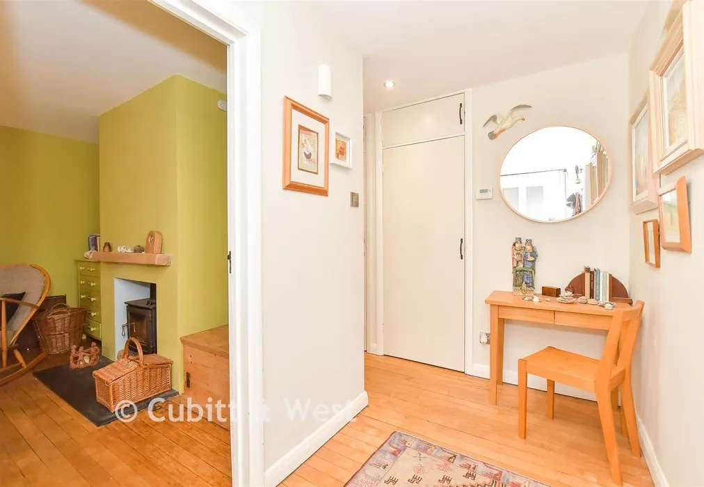 Hallway - Kent Road, Littlehampton, West Sussex - Wards of Kent