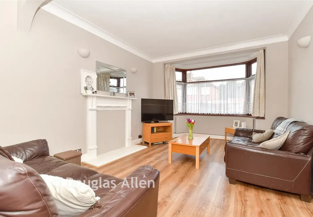 Lounge - Primrose Avenue, Chadwell Heath, Essex - Wards of Kent