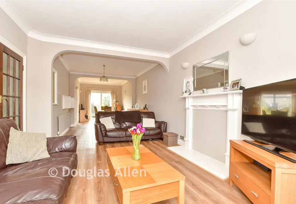 Lounge - Primrose Avenue, Chadwell Heath, Essex - Wards of Kent