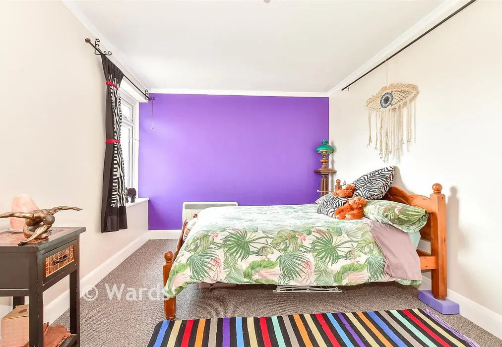 Bedroom 1 - South Road, Hythe, Kent - Wards of Kent