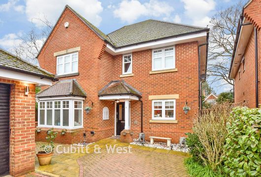 Hamilton Close, Horley, Surrey - Wards of Kent