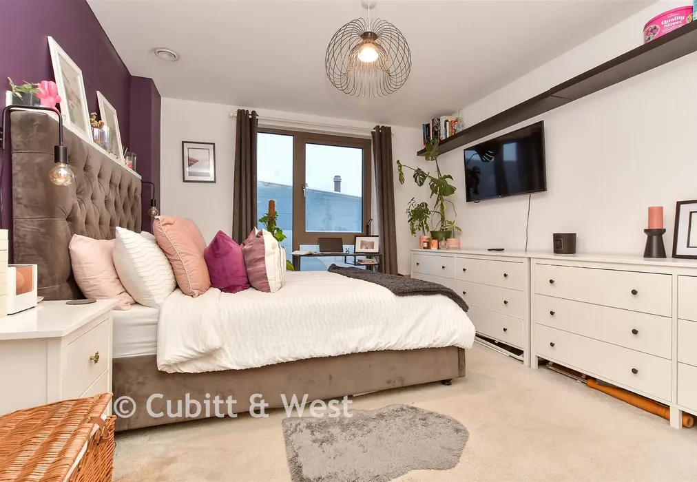 Bedroom - Purley Way, Croydon, Surrey - Wards of Kent