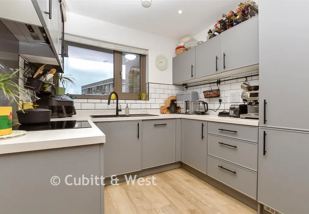 Kitchen / Lounge / Dining Room - Purley Way, Croydon, Surrey - Wards of Kent