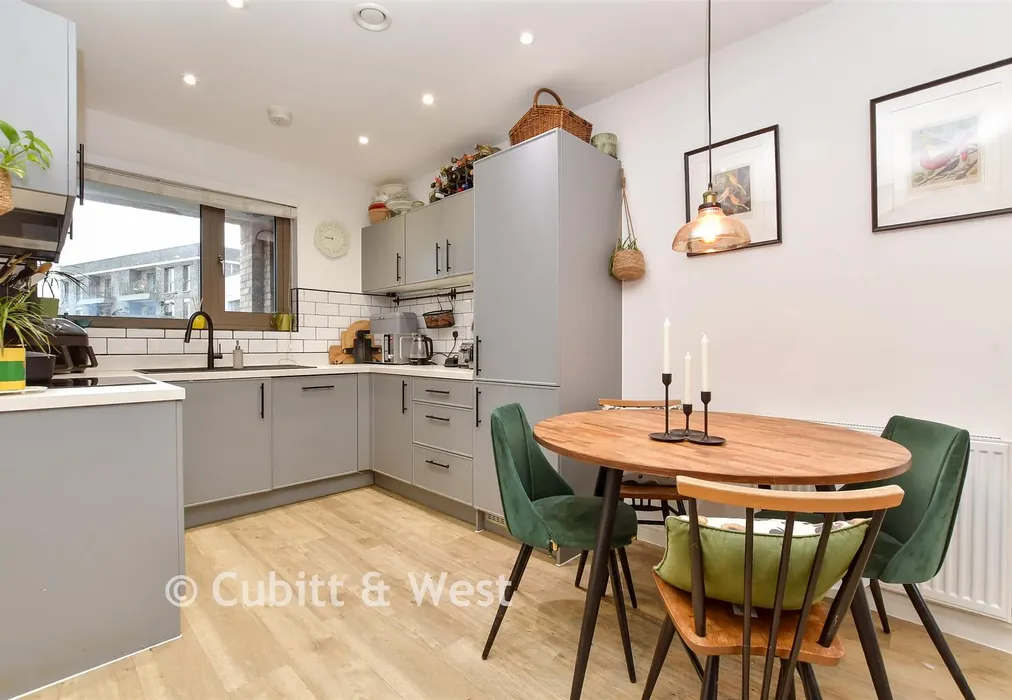 Kitchen / Lounge / Dining Room - Purley Way, Croydon, Surrey - Wards of Kent