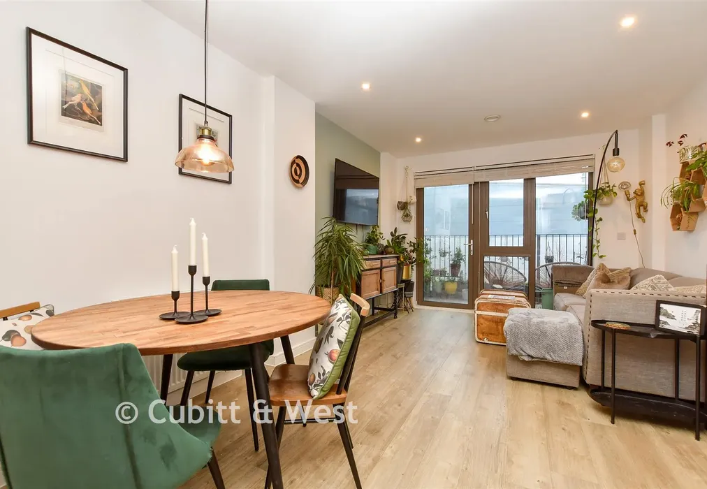 Kitchen / Lounge / Dining Room - Purley Way, Croydon, Surrey - Wards of Kent