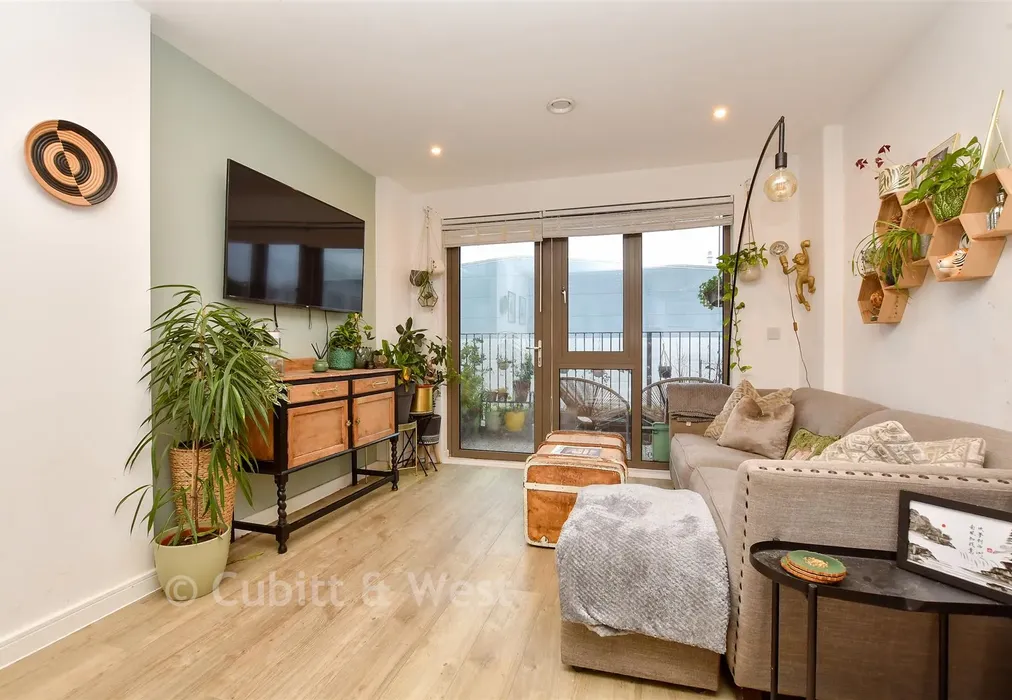 Kitchen / Lounge / Dining Room - Purley Way, Croydon, Surrey - Wards of Kent