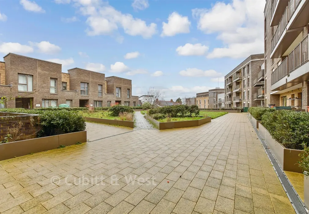 Communal Gardens - Purley Way, Croydon, Surrey - Wards of Kent