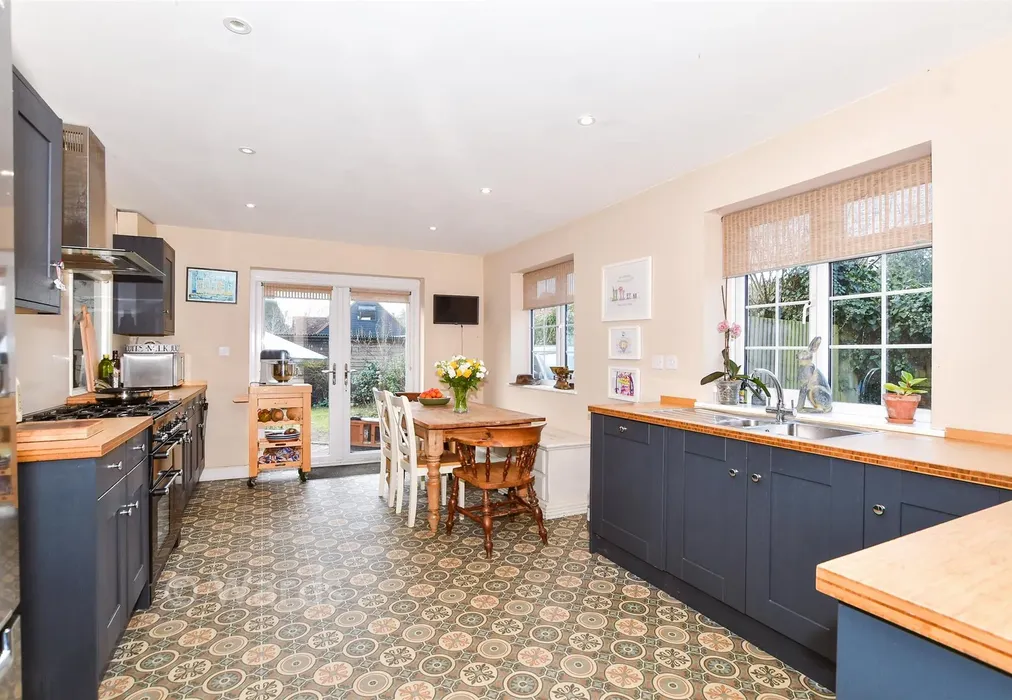 Kitchen/Diner - Vicarage Road, Yalding, Maidstone, Kent - Wards of Kent