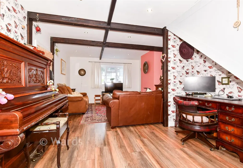 Lounge - Vicarage Road, Yalding, Maidstone, Kent - Wards of Kent
