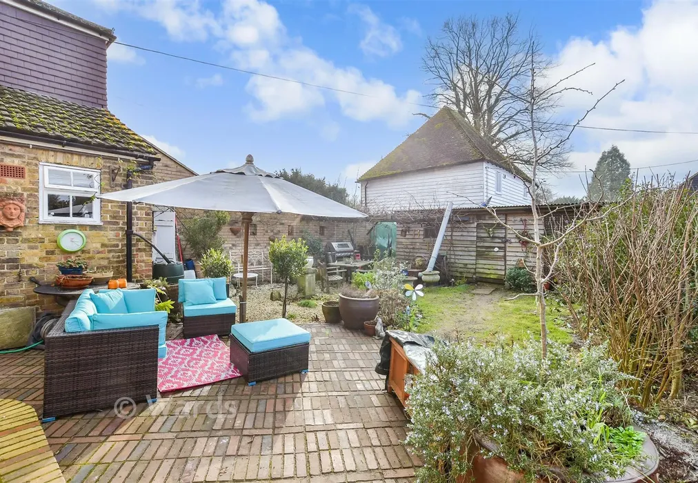 Patio - Vicarage Road, Yalding, Maidstone, Kent - Wards of Kent