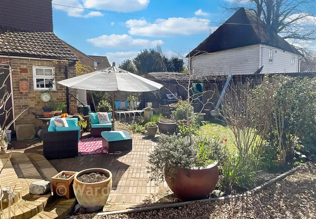Patio - Vicarage Road, Yalding, Maidstone, Kent - Wards of Kent
