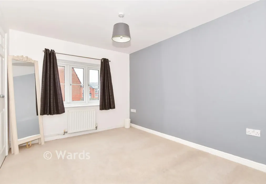 Bedroom 1 - Brampton Field, Ditton, Aylesford, Kent - Wards of Kent