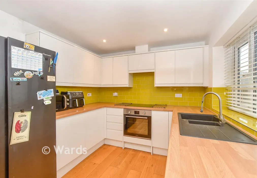 Kitchen - Smiths Close, Brenzett, Romney Marsh, Kent - Wards of Kent