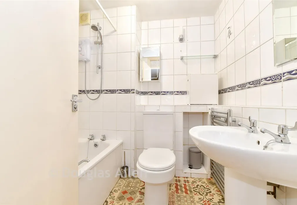 Bathroom - Winston Close, Romford, Essex - Wards of Kent