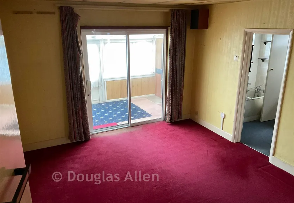 Lounge - Lodge Lane, Romford, Essex - Wards of Kent