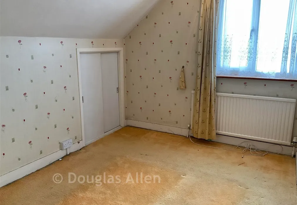 Bedroom - Lodge Lane, Romford, Essex - Wards of Kent