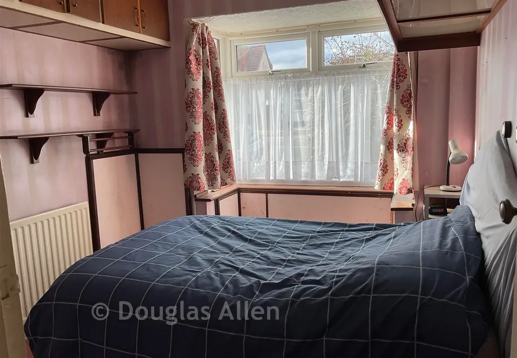 Bedroom 1 - Lodge Lane, Romford, Essex - Wards of Kent