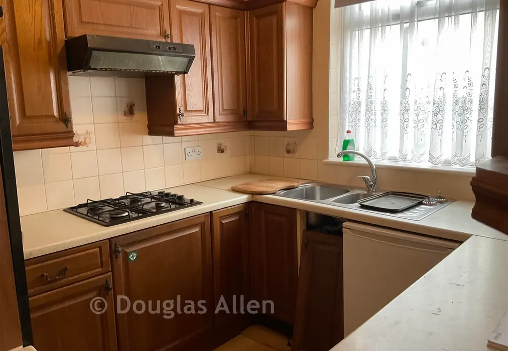 Kitchen - Lodge Lane, Romford, Essex - Wards of Kent