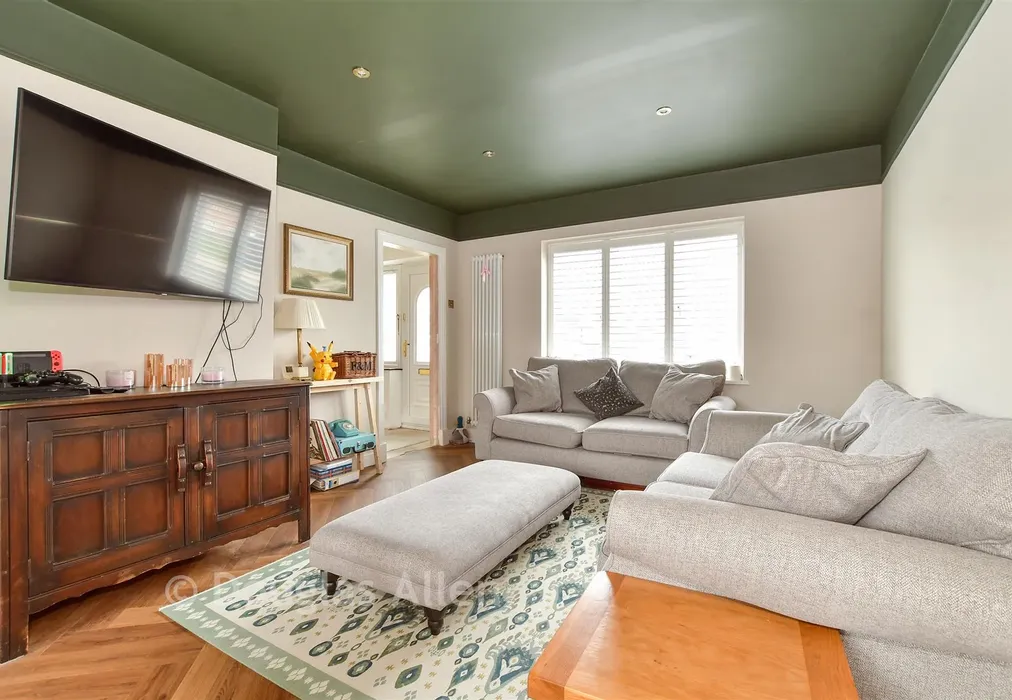 Lounge/Diner - Deere Avenue, Rainham, Essex - Wards of Kent