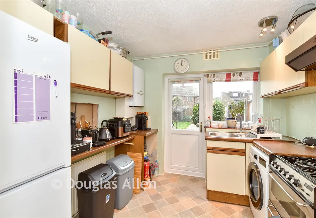 Kitchen - Deere Avenue, Rainham, Essex - Wards of Kent