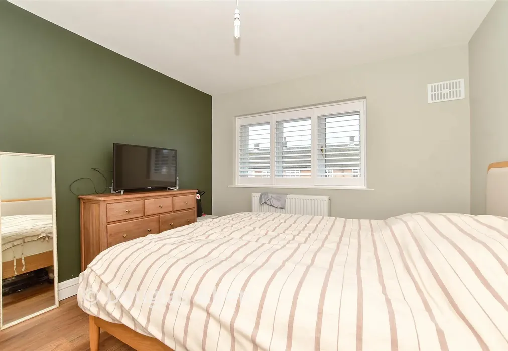 Bedroom 1 - Deere Avenue, Rainham, Essex - Wards of Kent