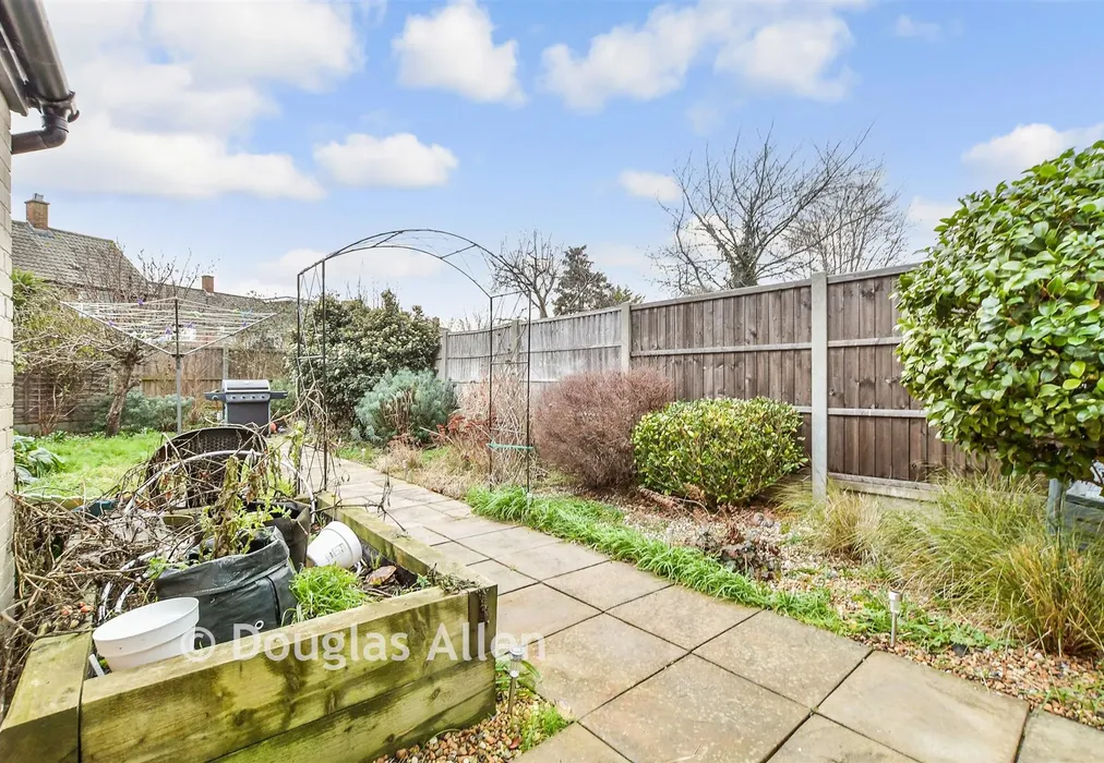 Rear Garden - Deere Avenue, Rainham, Essex - Wards of Kent
