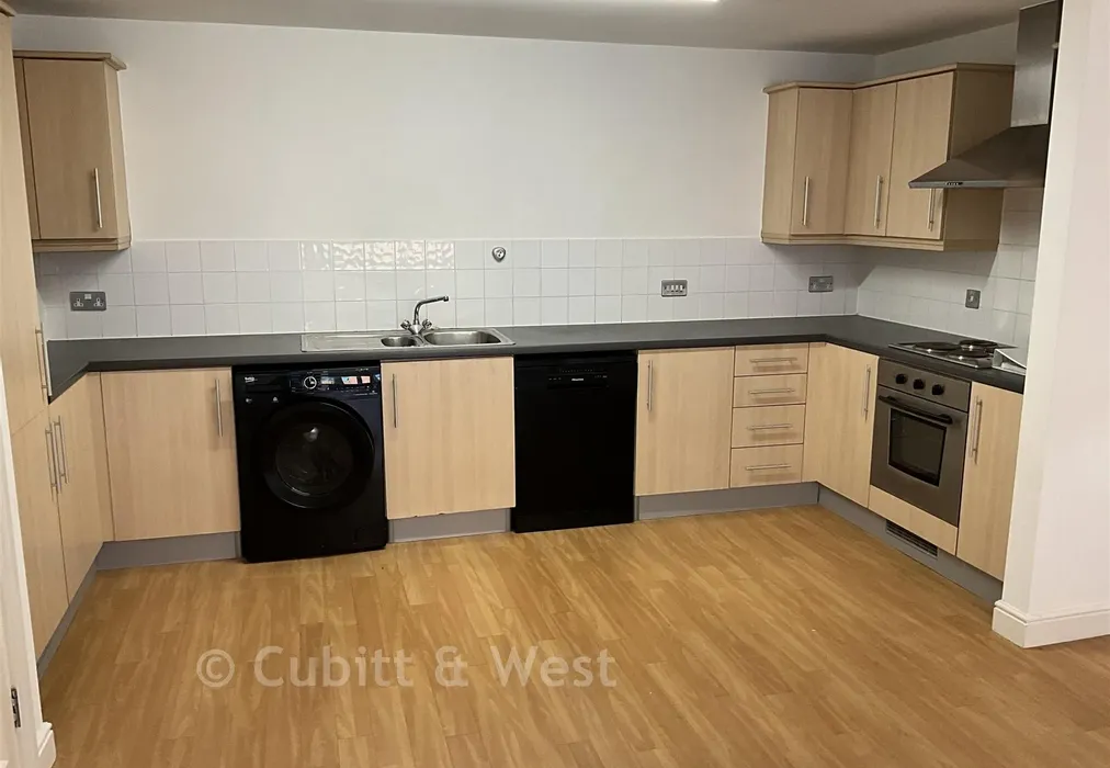 Kitchen - Fairbank Road, Southwater, Horsham, West Sussex - Wards of Kent