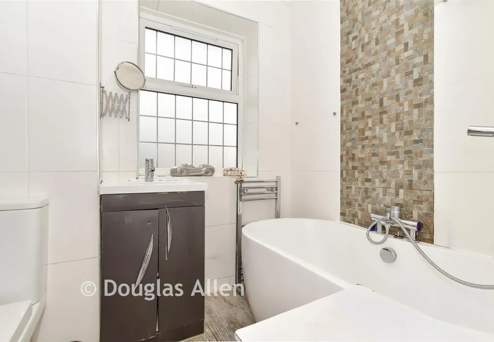 Bathroom - Hind Close, Chigwell, Essex - Wards of Kent