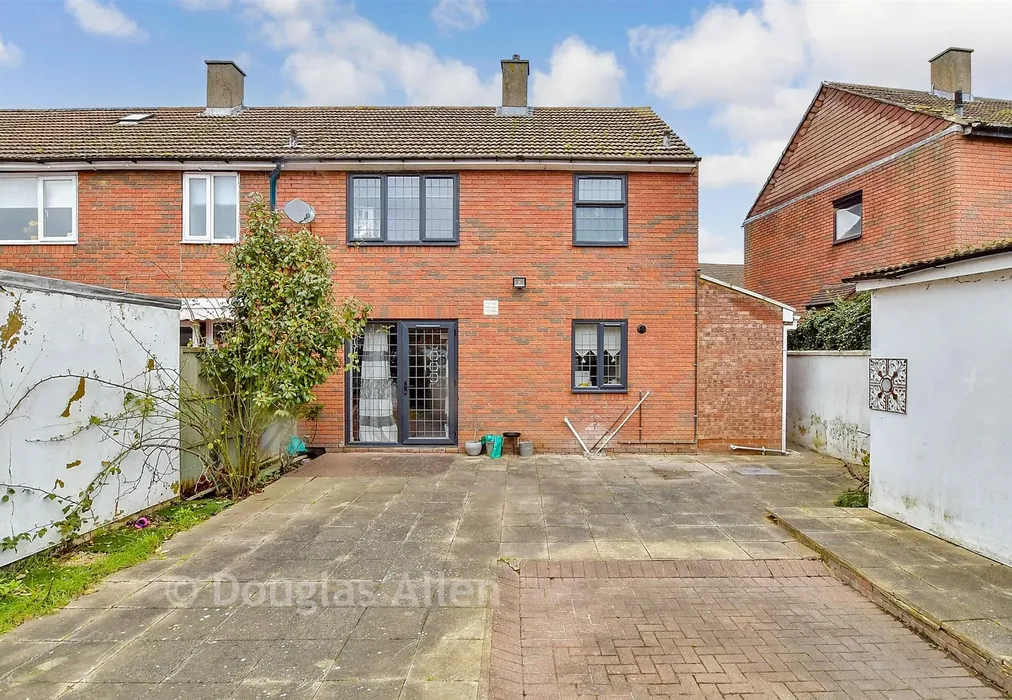 Rear Elevation - Hind Close, Chigwell, Essex - Wards of Kent