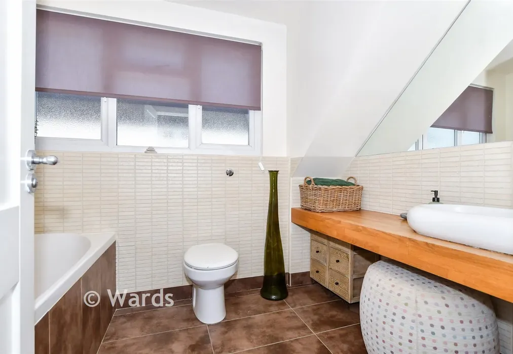 Bathroom - London Road, Newington, Sittingbourne, Kent - Wards of Kent