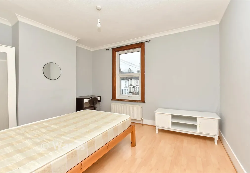 Bedroom 1 - Leslie Road, Gillingham, Kent - Wards of Kent