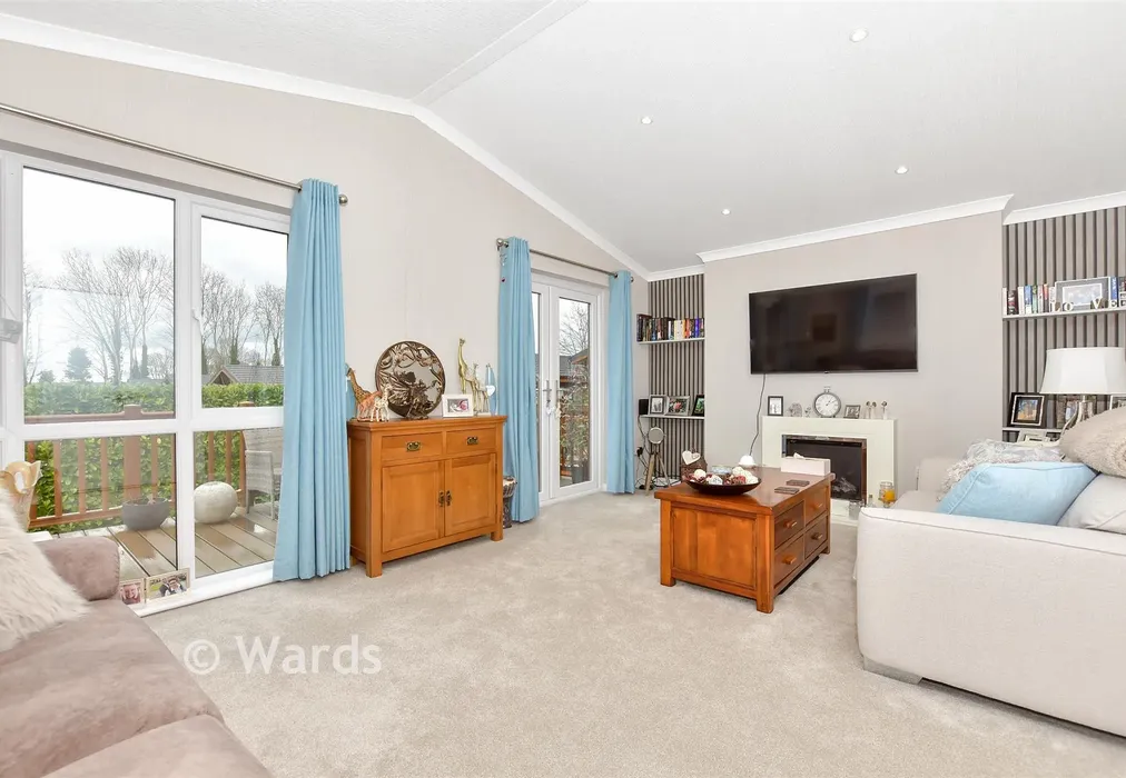 Lounge - The Heath, East Malling, West Malling, Kent - Wards of Kent