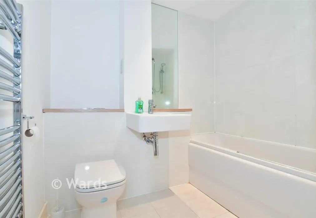 Bathroom - Church Street, Maidstone, Kent - Wards of Kent