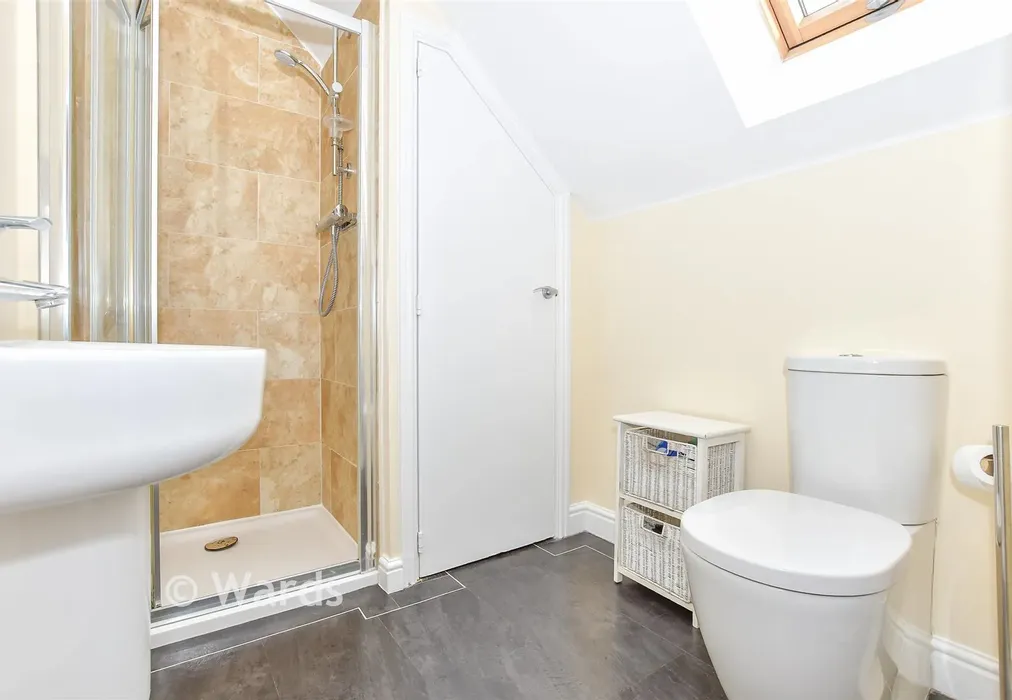 En-Suite Shower Room - Albion Drive, Larkfield, Aylesford, Kent - Wards of Kent