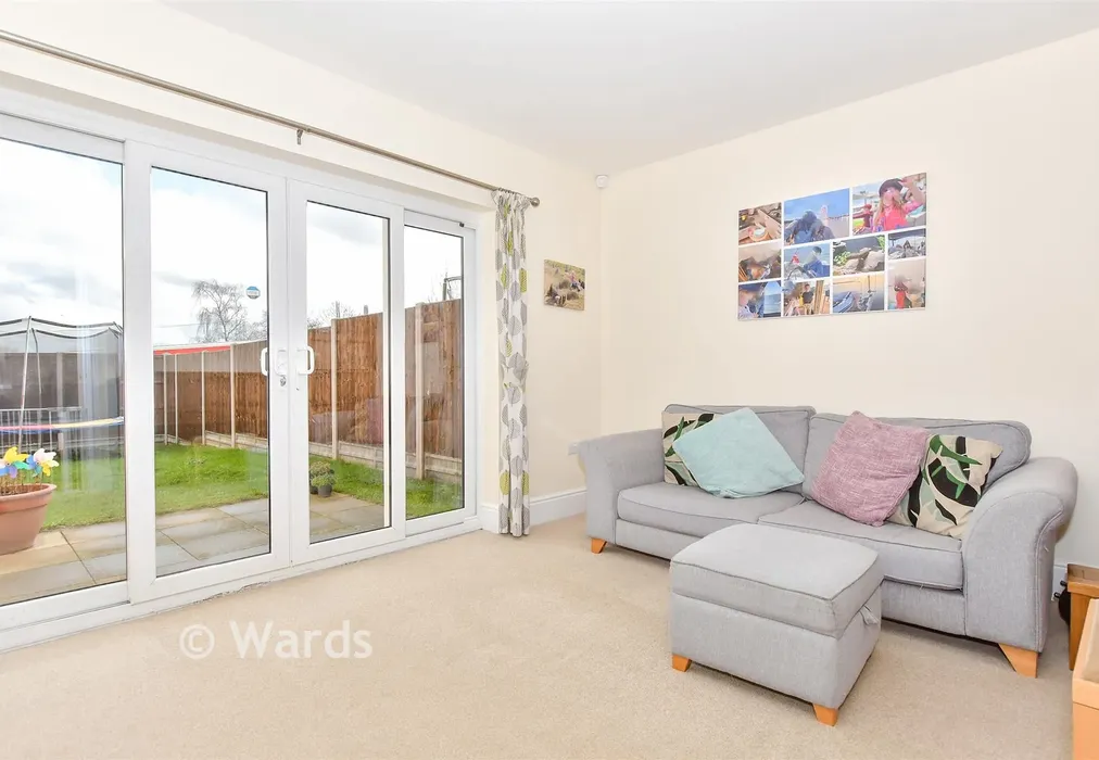 Lounge - Albion Drive, Larkfield, Aylesford, Kent - Wards of Kent